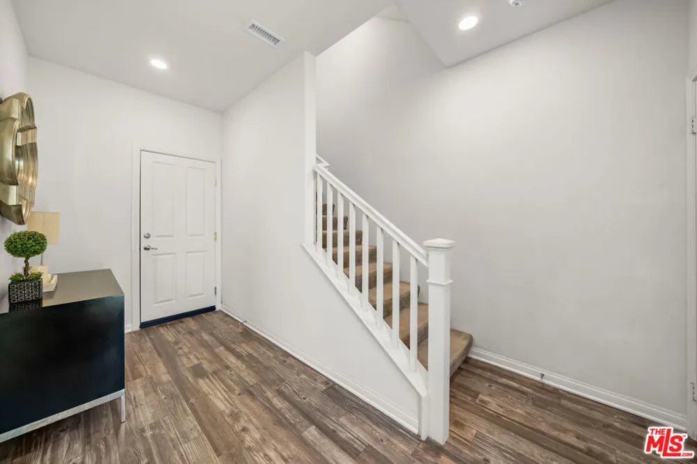 10712 Parrot Avenue Downey, CA 90241