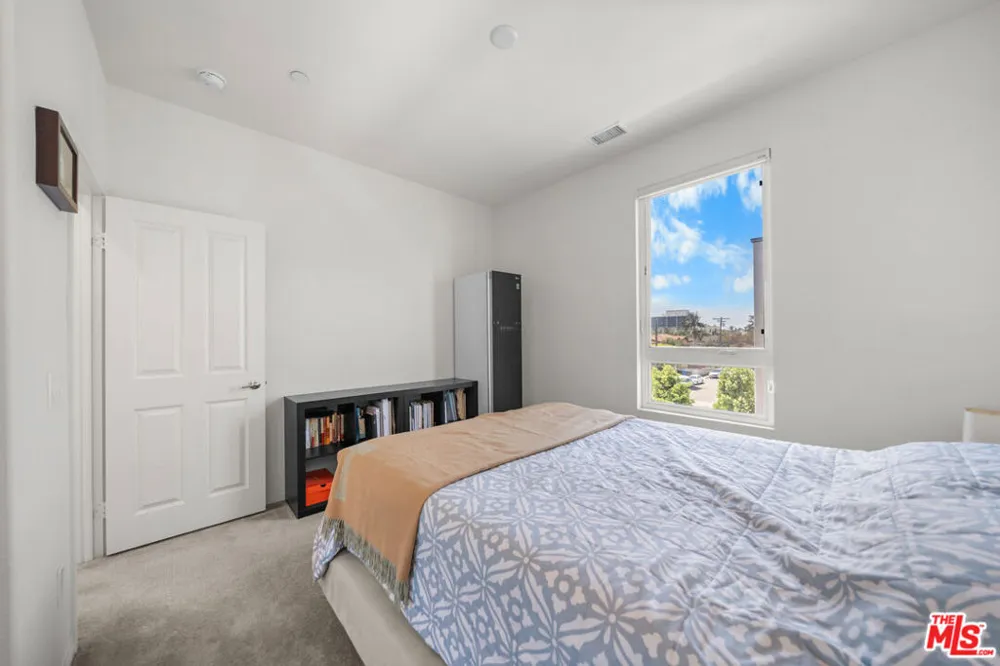 10712 Parrot Avenue Downey, CA 90241