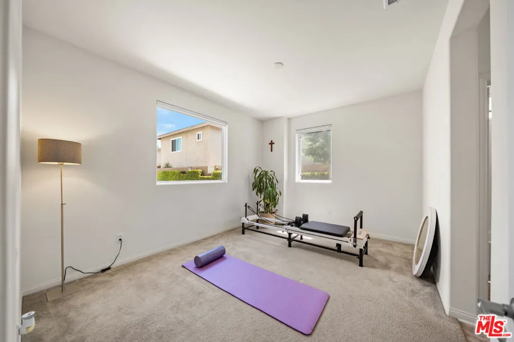 10712 Parrot Avenue Downey, CA 90241