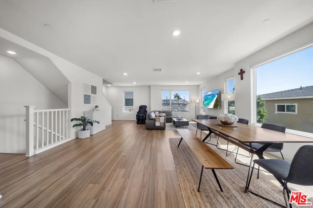10712 Parrot Avenue Downey, CA 90241