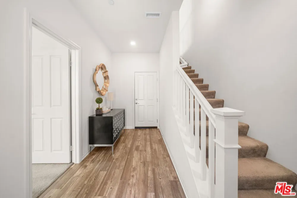10712 Parrot Avenue Downey, CA 90241