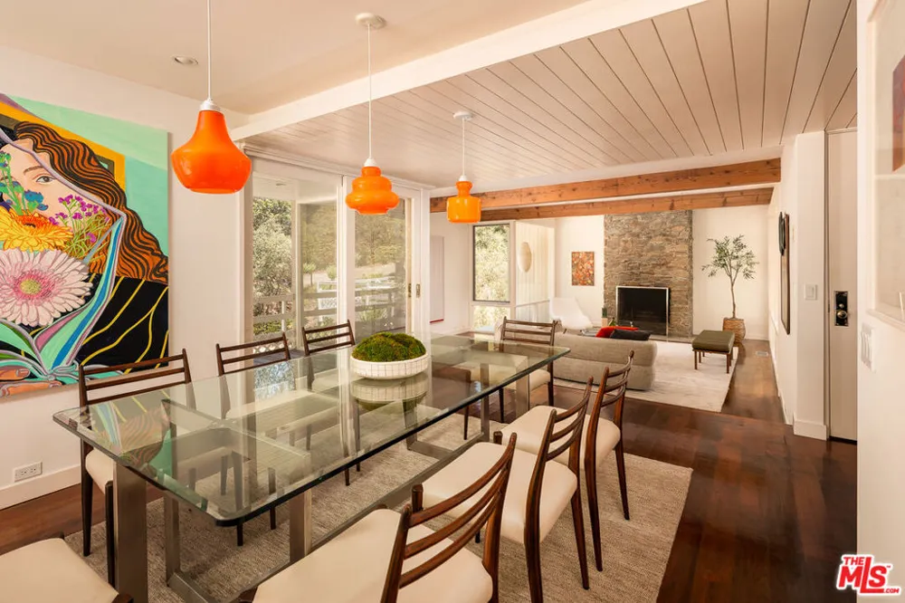 2275 Bowmont Drive Los Angeles, CA 90210