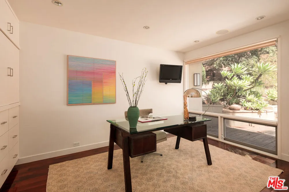 2275 Bowmont Drive Los Angeles, CA 90210