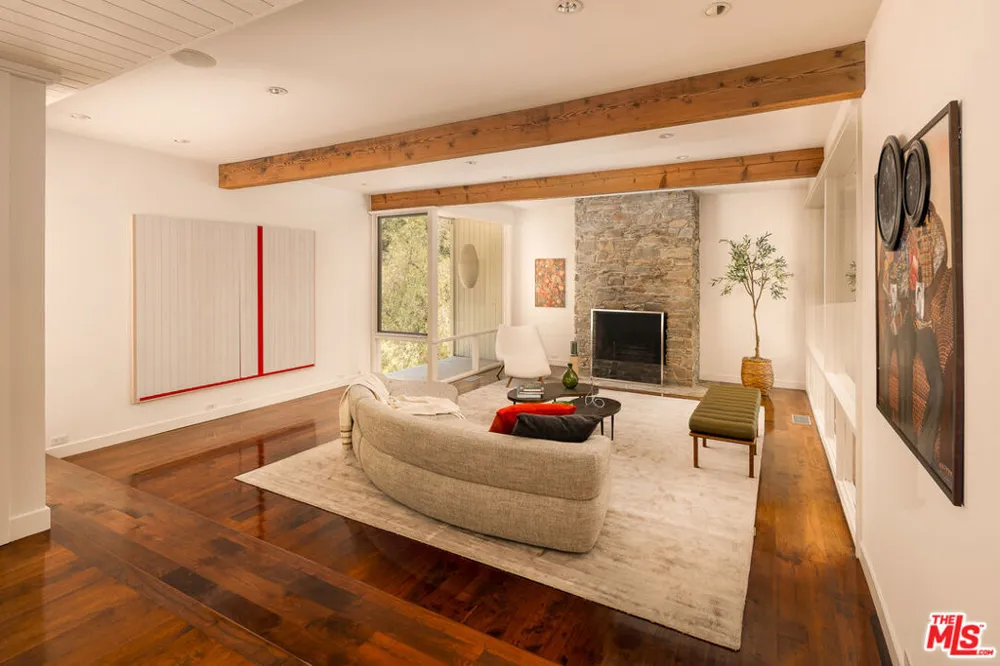 2275 Bowmont Drive Los Angeles, CA 90210