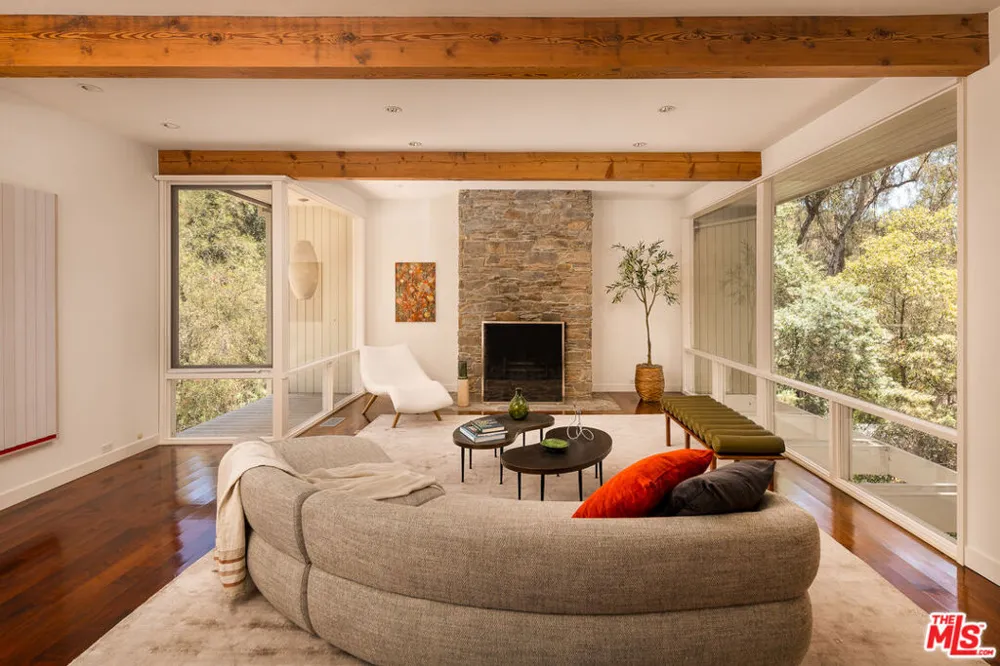 2275 Bowmont Drive Los Angeles, CA 90210