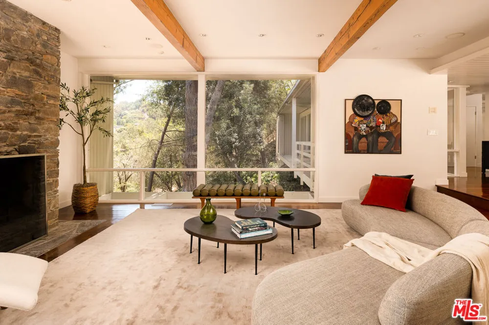 2275 Bowmont Drive Los Angeles, CA 90210