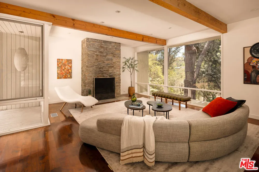 2275 Bowmont Drive Los Angeles, CA 90210