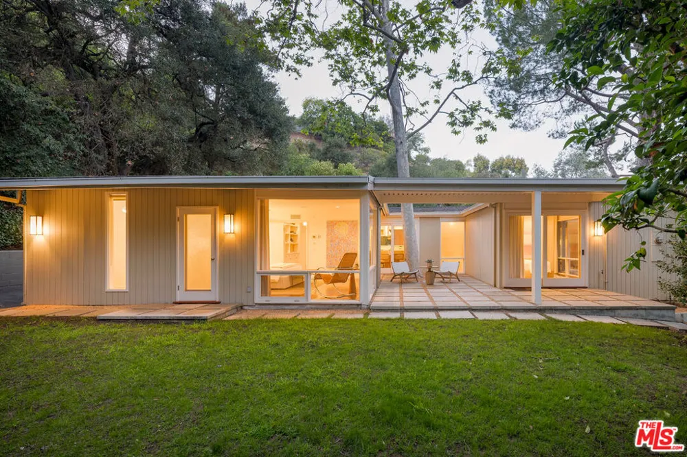 2275 Bowmont Drive Los Angeles, CA 90210