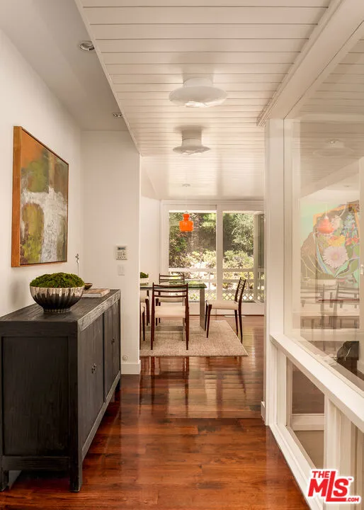 2275 Bowmont Drive Los Angeles, CA 90210