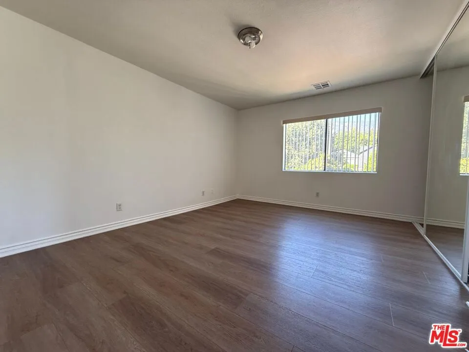 4306 Pennsylvania Avenue La Crescenta, CA 91214