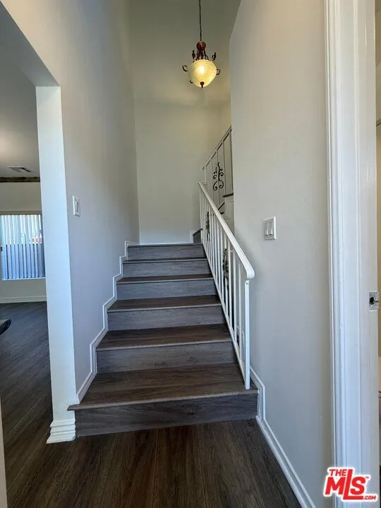 4306 Pennsylvania Avenue La Crescenta, CA 91214