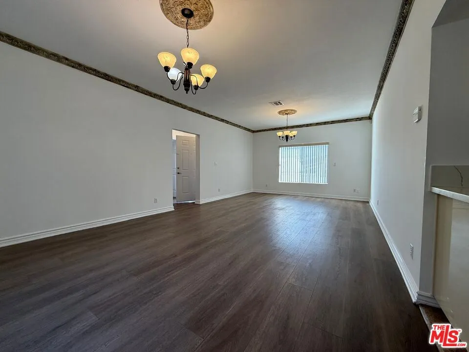 4306 Pennsylvania Avenue La Crescenta, CA 91214