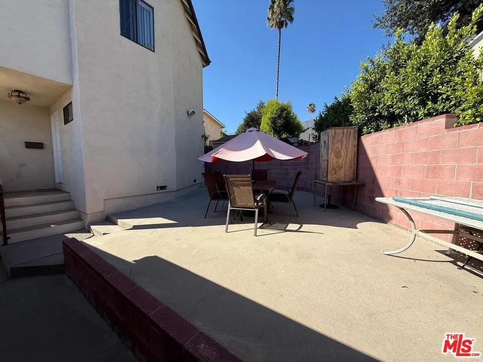 4306 Pennsylvania Avenue La Crescenta, CA 91214
