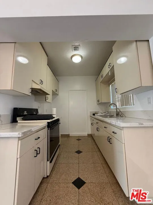 4306 Pennsylvania Avenue La Crescenta, CA 91214