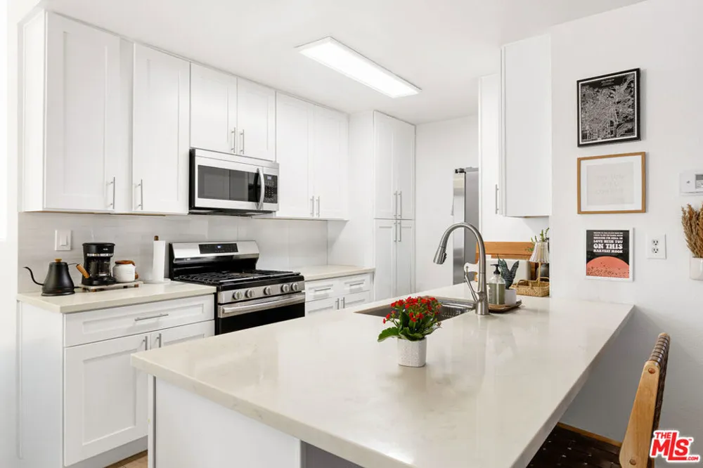 6241 Nita Avenue Woodland Hills, CA 91367