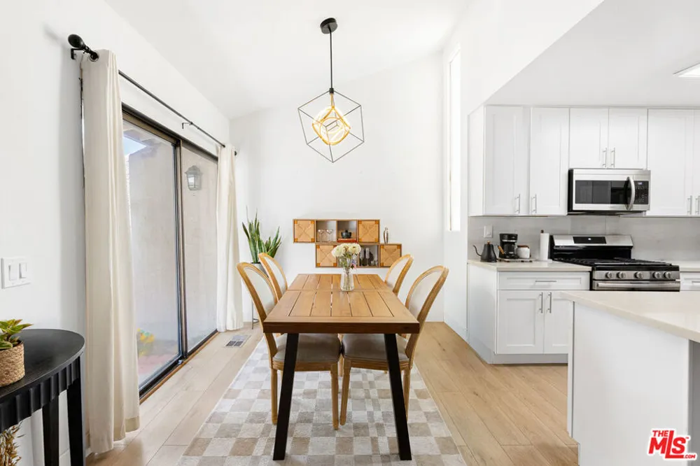 6241 Nita Avenue Woodland Hills, CA 91367