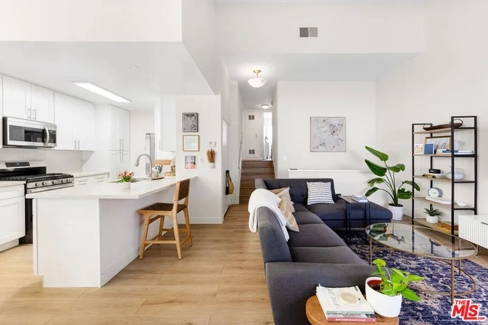 6241 Nita Avenue Woodland Hills, CA 91367