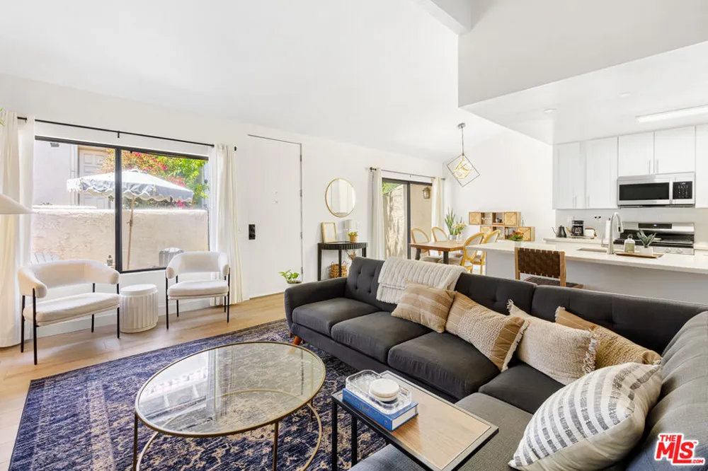 6241 Nita Avenue Woodland Hills, CA 91367
