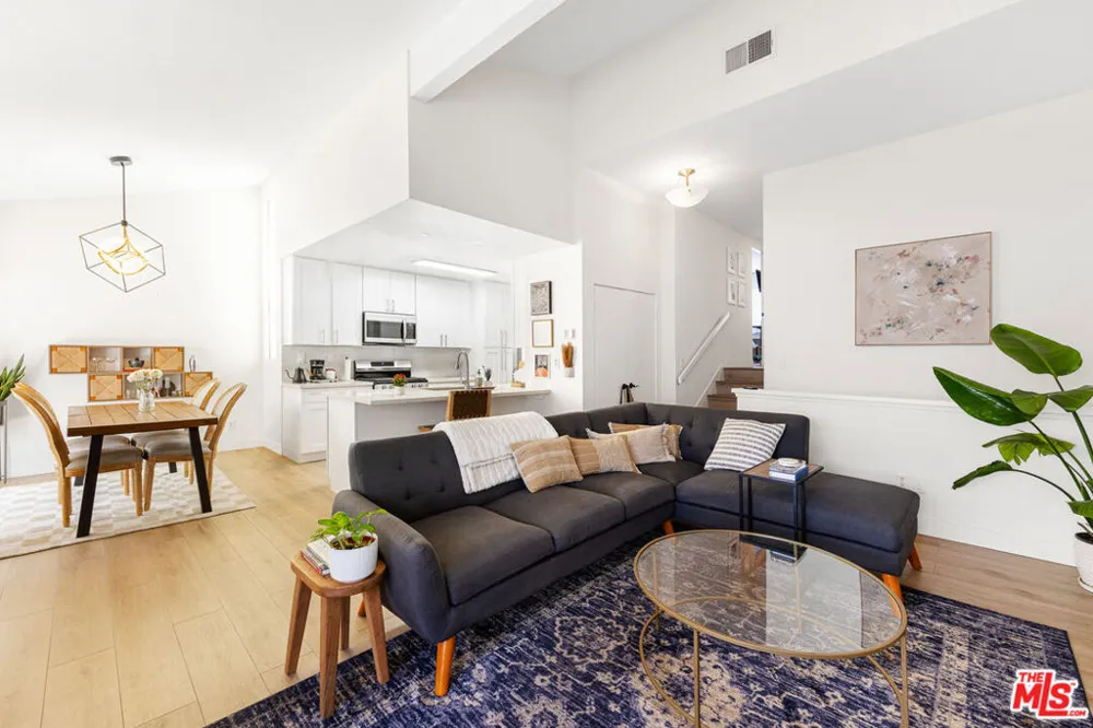 6241 Nita Avenue Woodland Hills, CA 91367