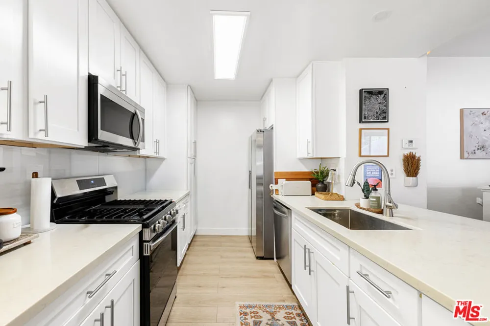 6241 Nita Avenue Woodland Hills, CA 91367