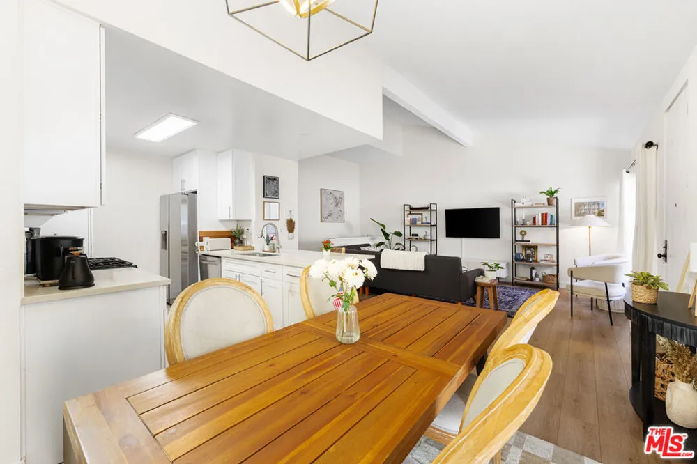 6241 Nita Avenue Woodland Hills, CA 91367
