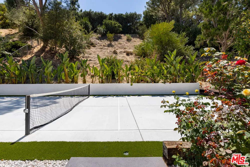 4101 Tarrybrae Terrace Tarzana, CA 91356