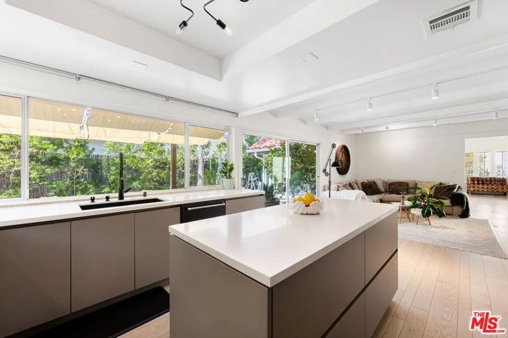4101 Tarrybrae Terrace Tarzana, CA 91356