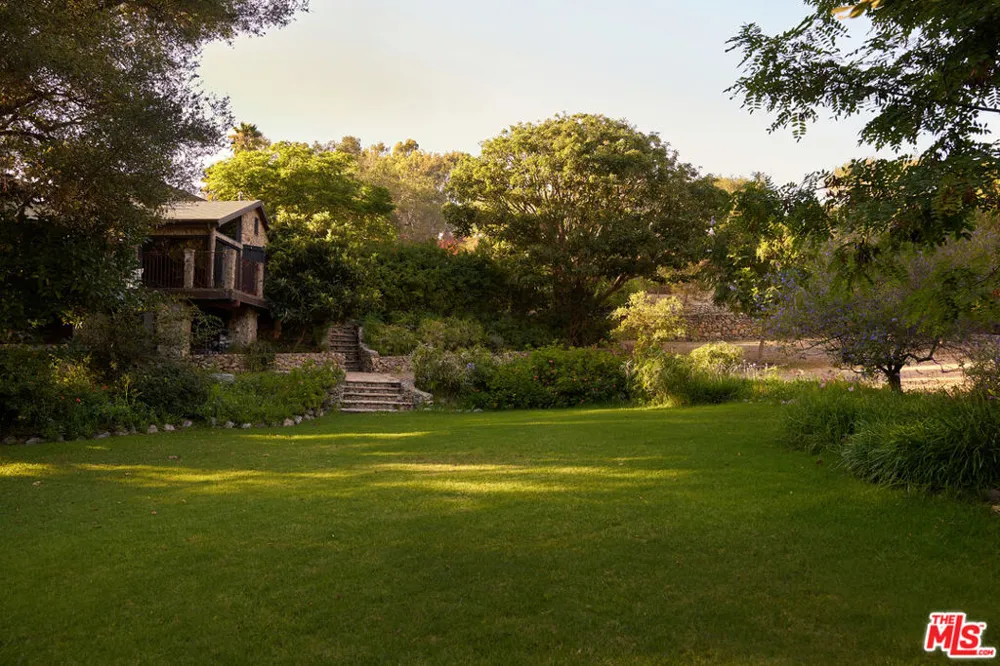 6208 Delaplane Road Malibu, CA 90265