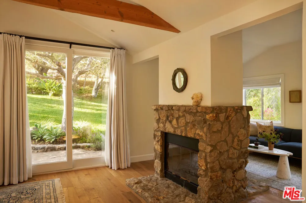 6208 Delaplane Road Malibu, CA 90265