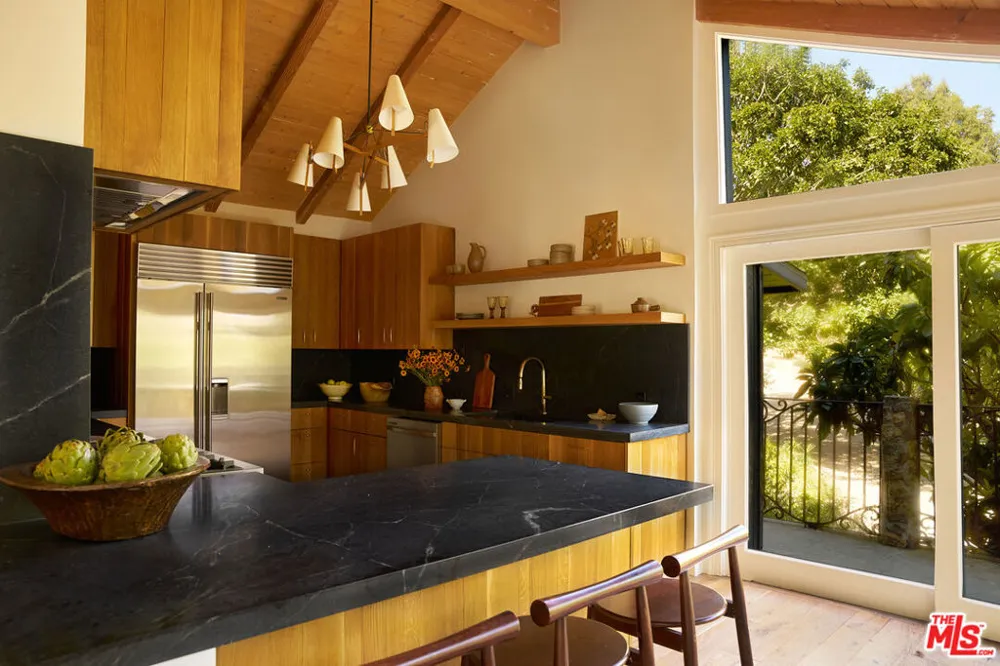 6208 Delaplane Road Malibu, CA 90265