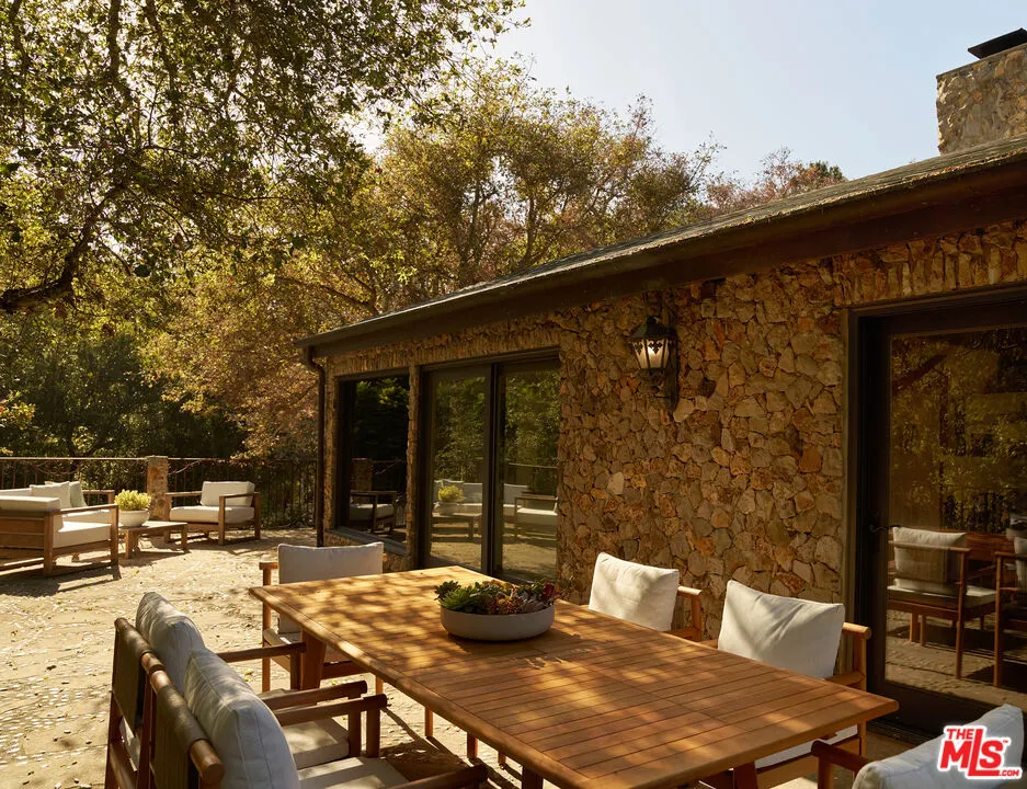 6208 Delaplane Road Malibu, CA 90265