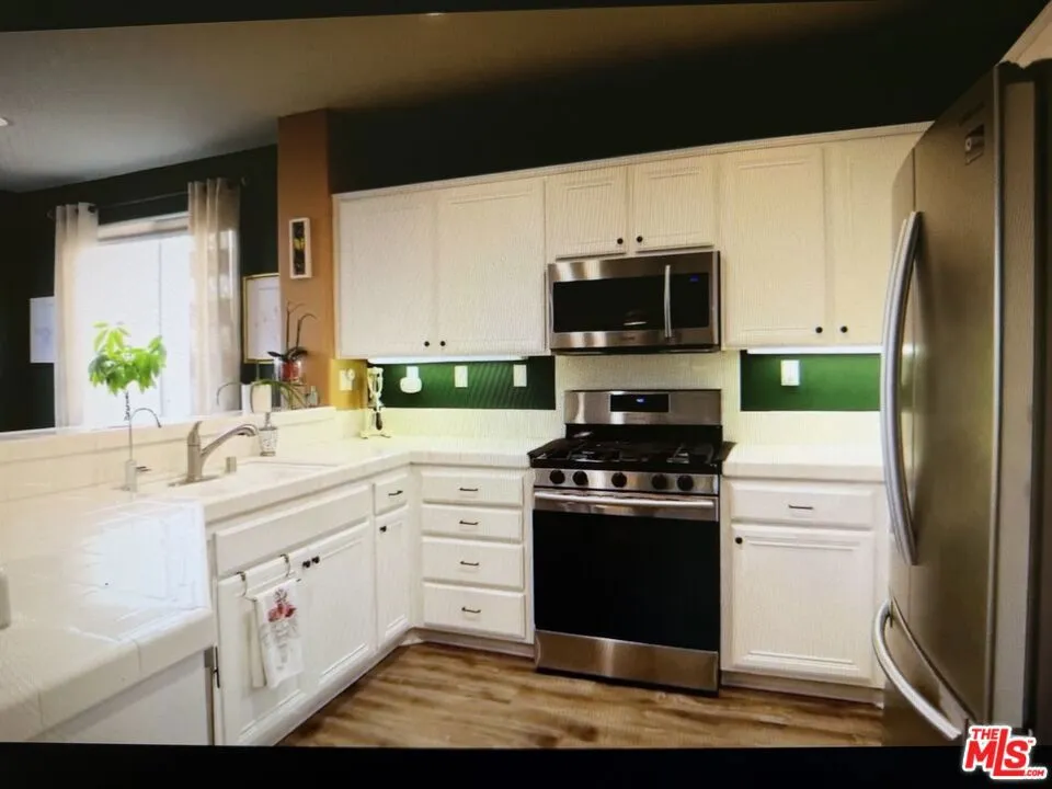 12452 Sonoma Drive Pacoima, CA 91331