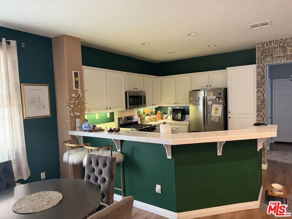 12452 Sonoma Drive Pacoima, CA 91331