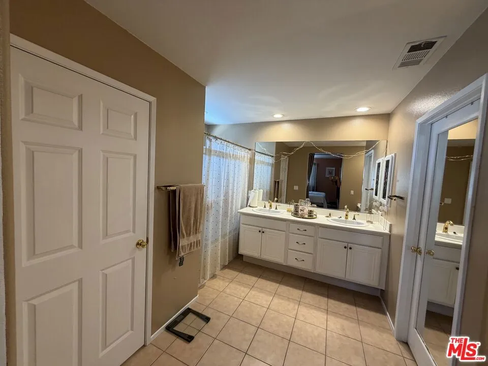 12452 Sonoma Drive Pacoima, CA 91331