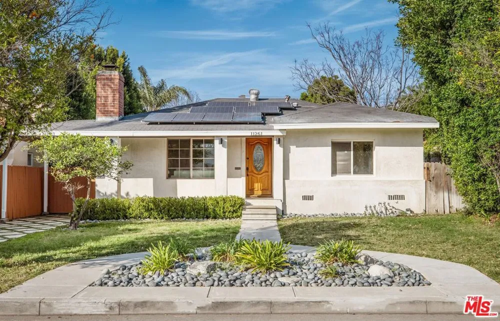 11261 Blix Street North Hollywood, CA 91602