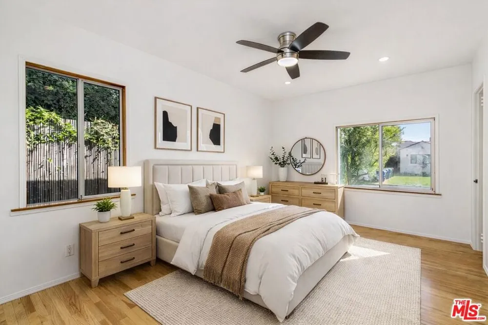 11261 Blix Street North Hollywood, CA 91602