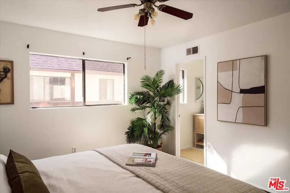 822 Victor Avenue #4 Inglewood, CA 90302