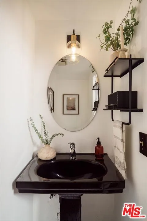 822 Victor Avenue #4 Inglewood, CA 90302