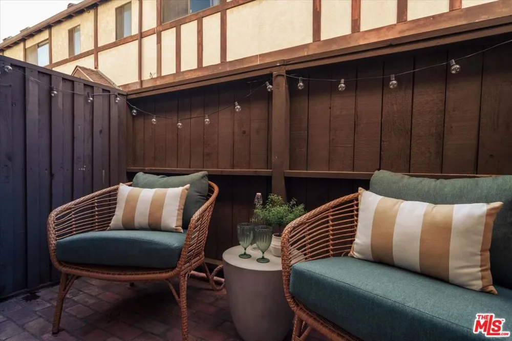 822 Victor Avenue #4 Inglewood, CA 90302
