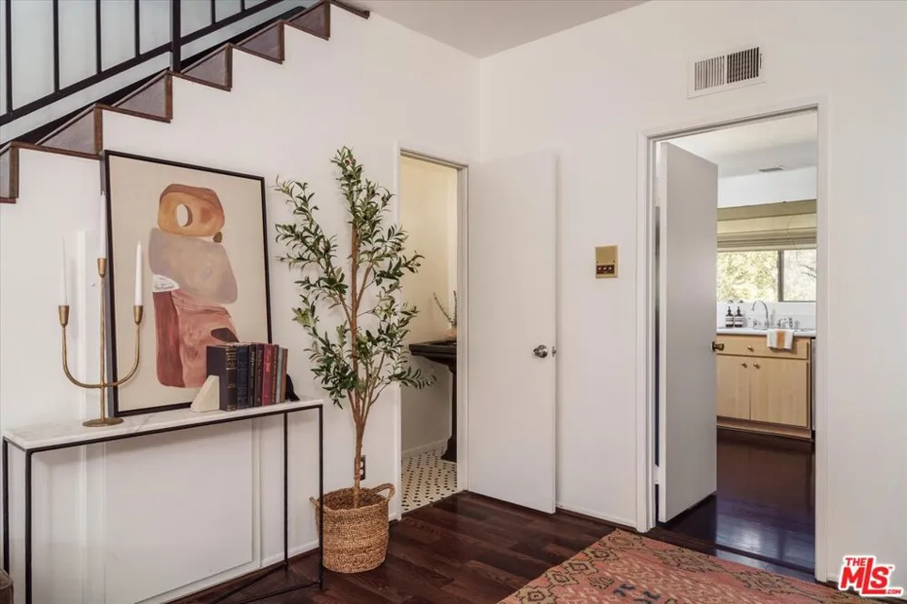 822 Victor Avenue #4 Inglewood, CA 90302