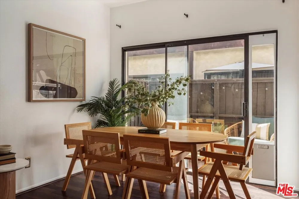 822 Victor Avenue #4 Inglewood, CA 90302