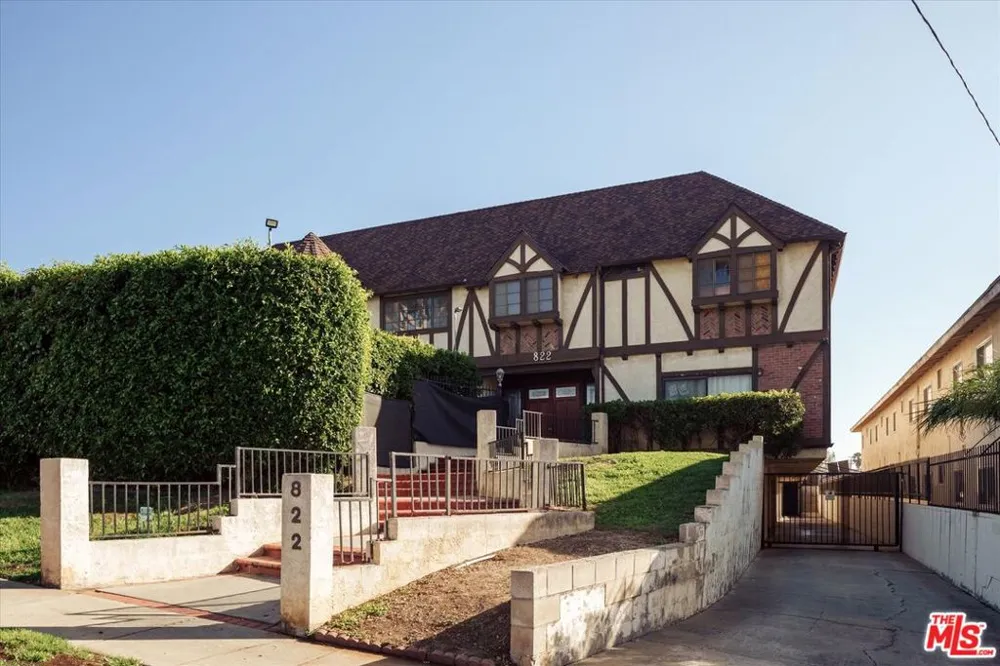 822 Victor Avenue #4 Inglewood, CA 90302
