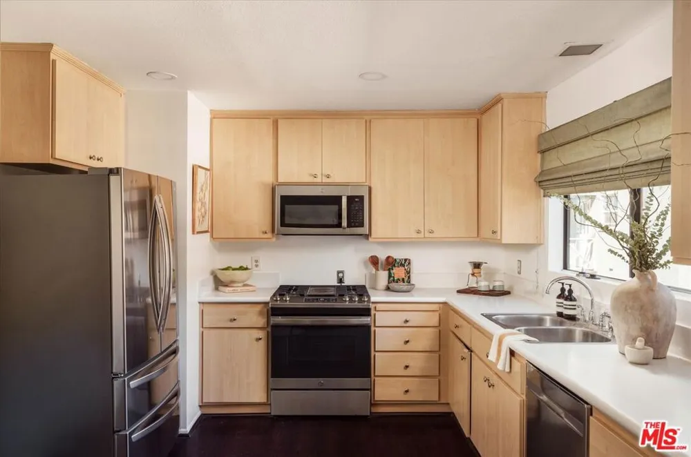 822 Victor Avenue #4 Inglewood, CA 90302