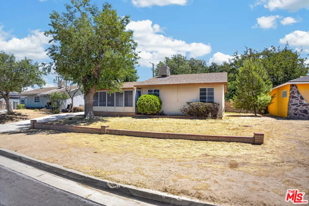 38444 31st East Palmdale, CA 93550