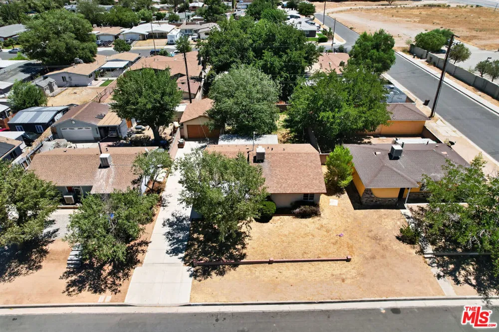 38444 31st East Palmdale, CA 93550