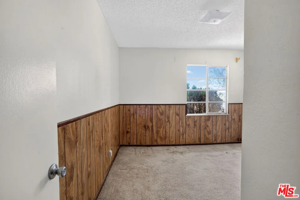 38444 31st East Palmdale, CA 93550