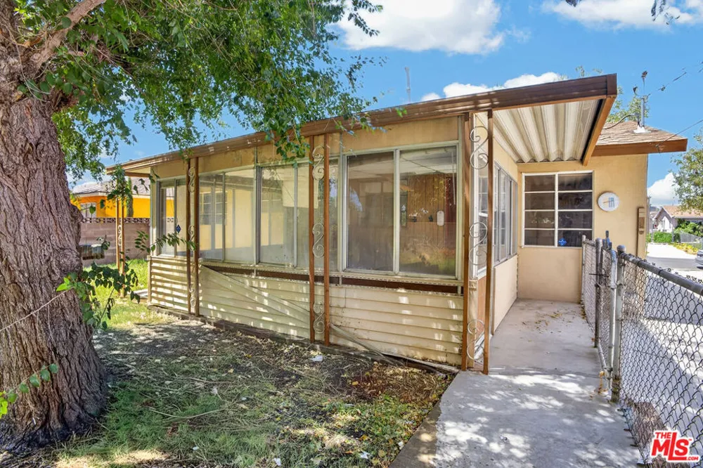 38444 31st East Palmdale, CA 93550