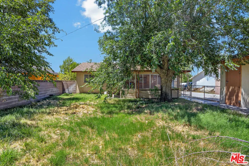 38444 31st East Palmdale, CA 93550