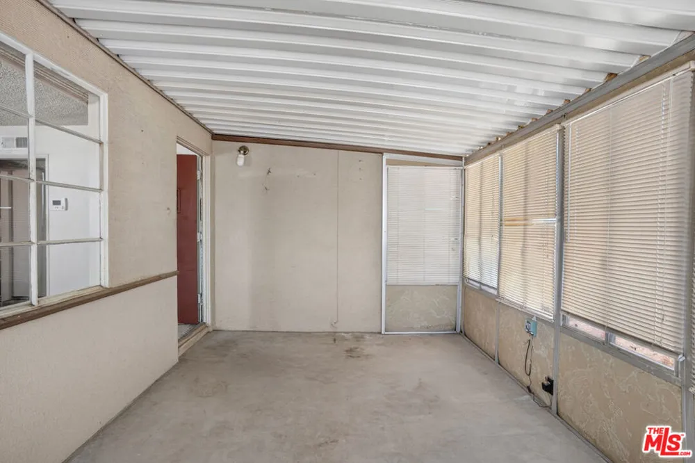 38444 31st East Palmdale, CA 93550