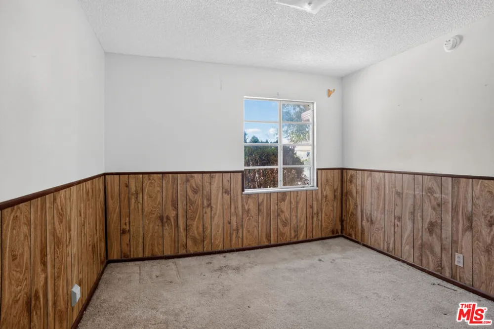 38444 31st East Palmdale, CA 93550